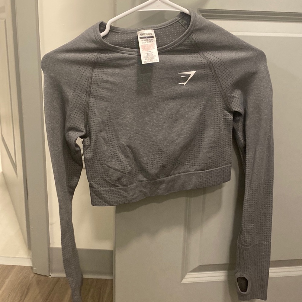 Grey gymshark shirt